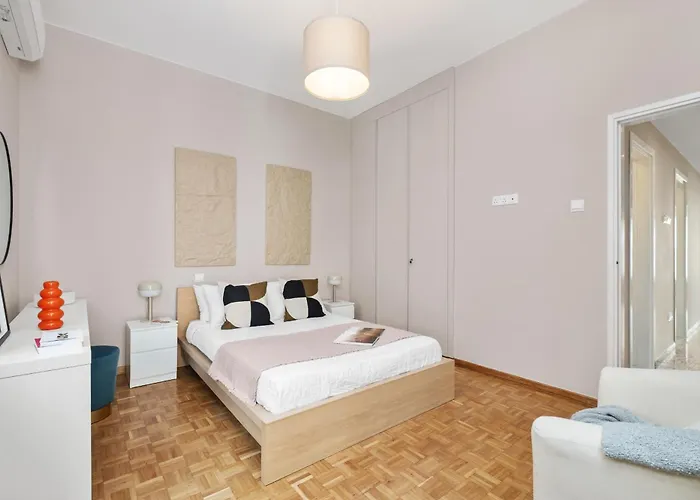 Casa By Nomads - 2bd With Workspace * Пафос